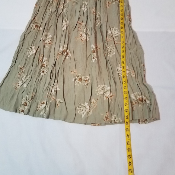 Beautiful woman's dress! - Picture 5 of 9